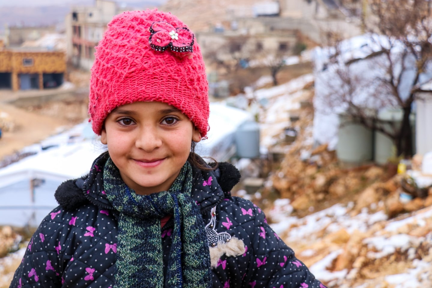 Zakat Foundation of America protects children from winter with coats, shoes, hats and blankets. / تعمل مؤسسة الزكاة على حماية الأطفال من قسوة الشتاء من خلال توفير المعاطف، الأحذية، القبعات، والبطانيات