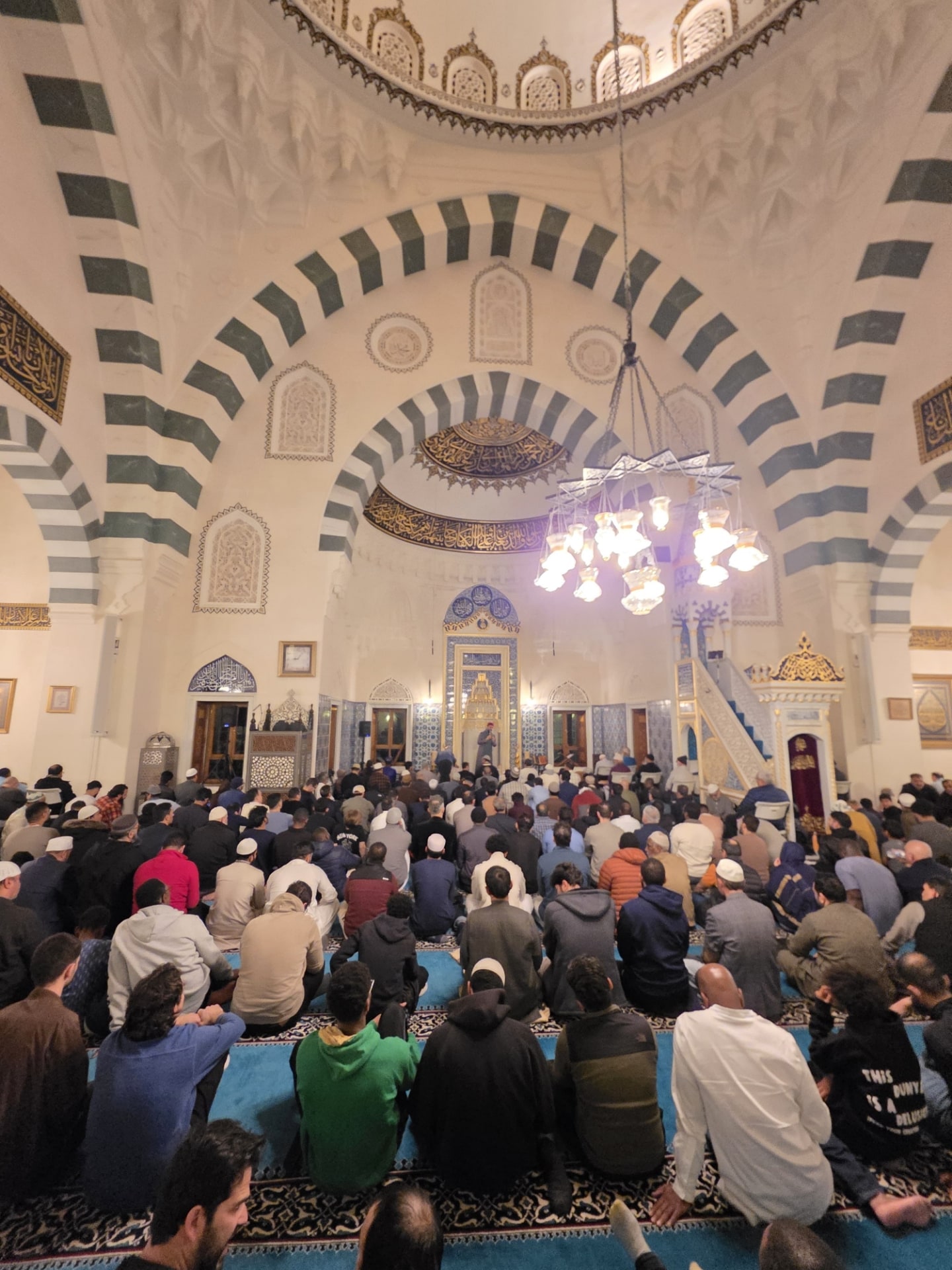 Shaykh Ibrahim Aldardasawi, our Advisor of Religious Affairs, addresses the congregation at the Diyanet Center of America in Maryland. / ألقى الشيخ إبراهيم الدردساوي كلمة مؤثرة في مركز ديانت الأمريكي بـ ماريلاند.