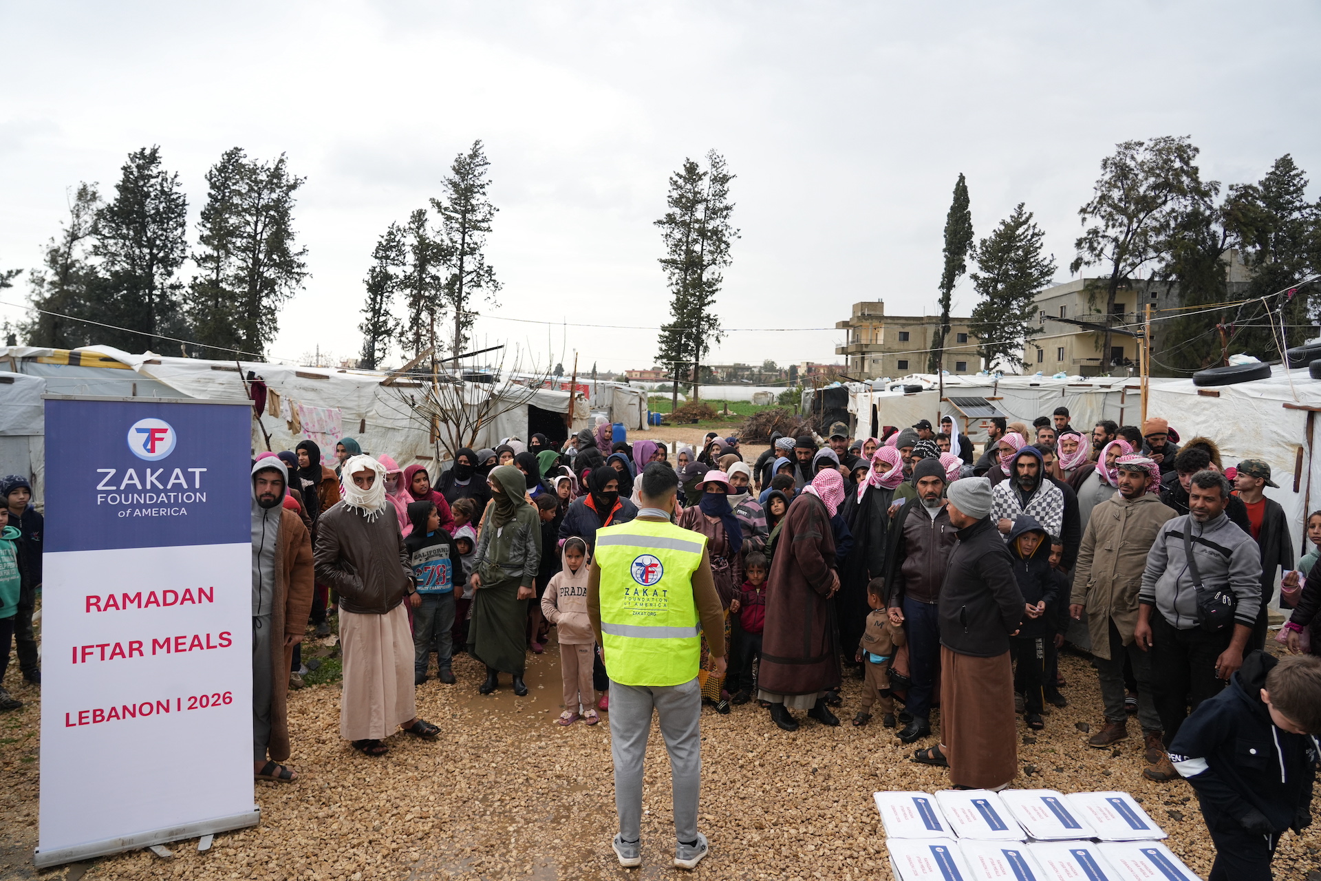 Families in Bekka Valley line up for nourishing iftar meals