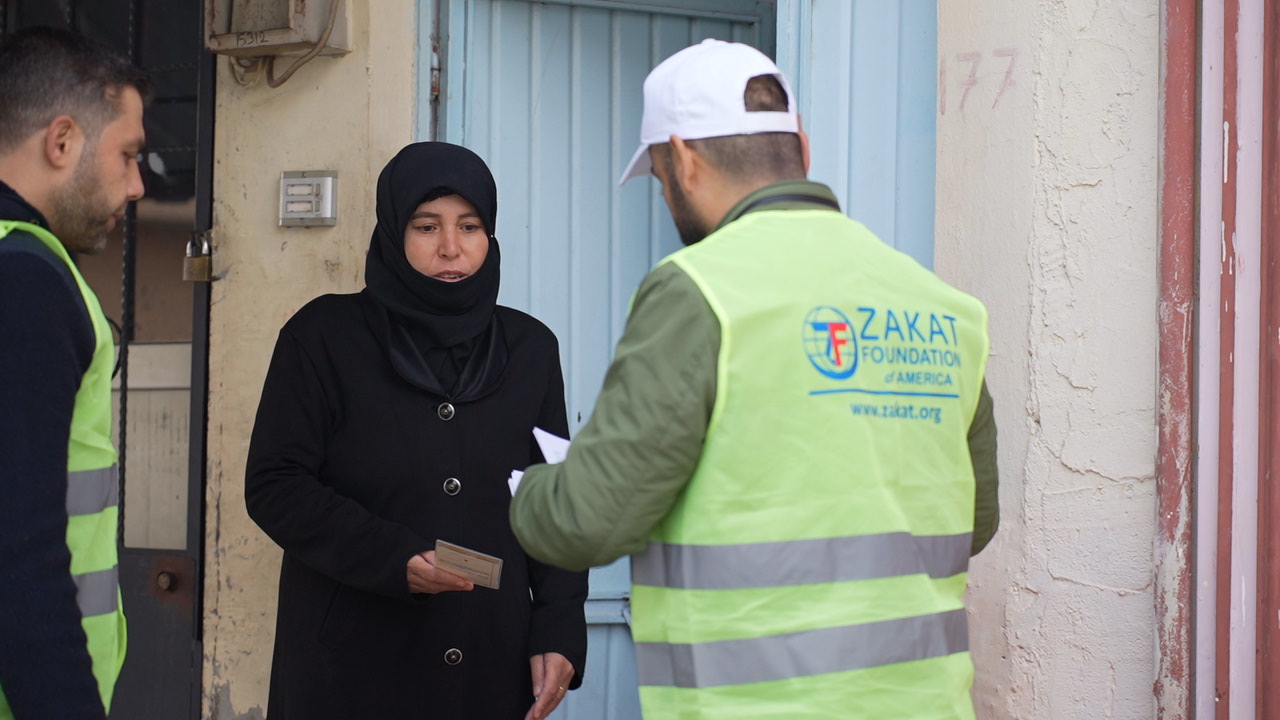 House to house visits in Türkiye ensure families have staples this winter