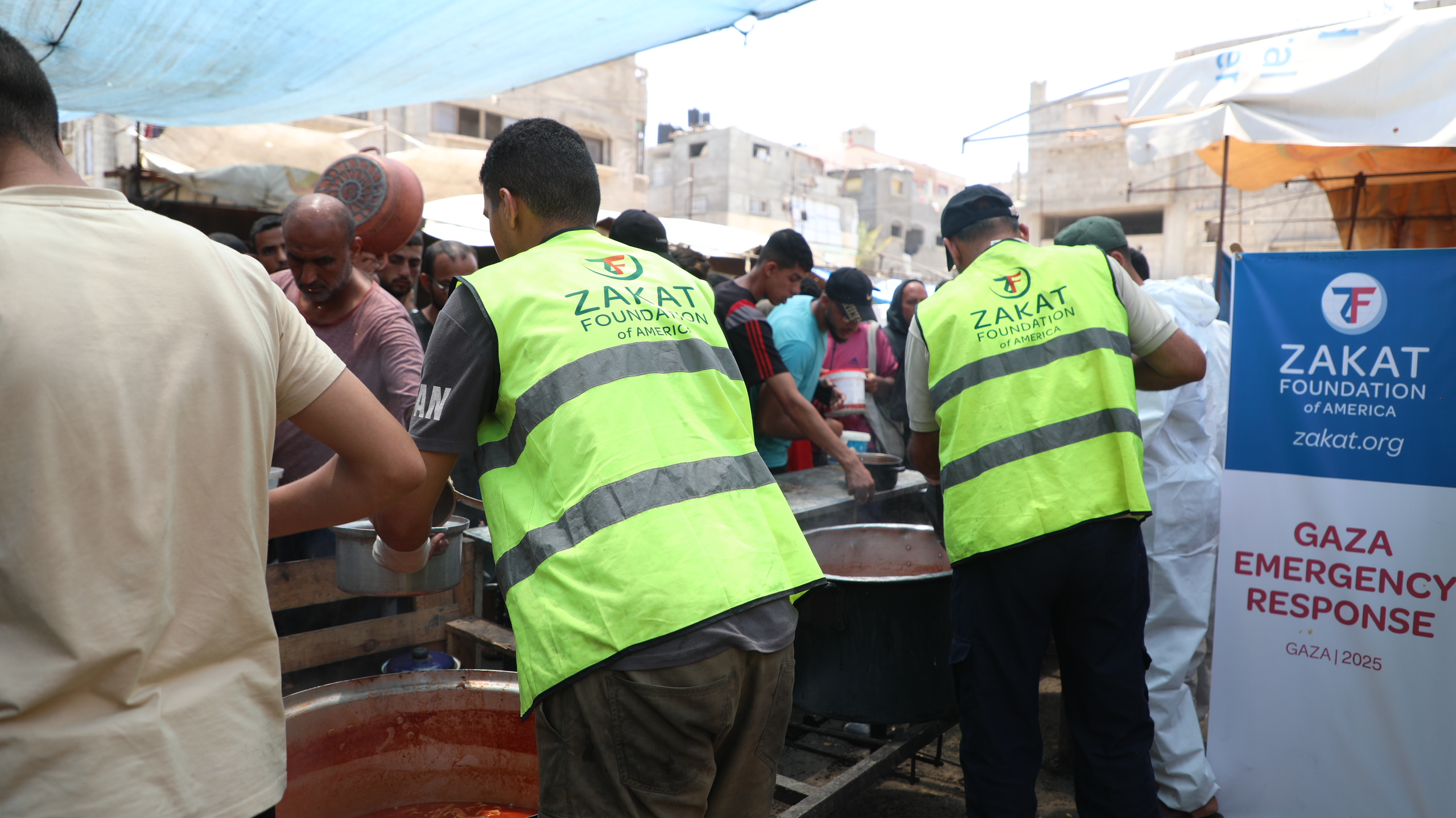 We are distributing warm meals daily in Gaza