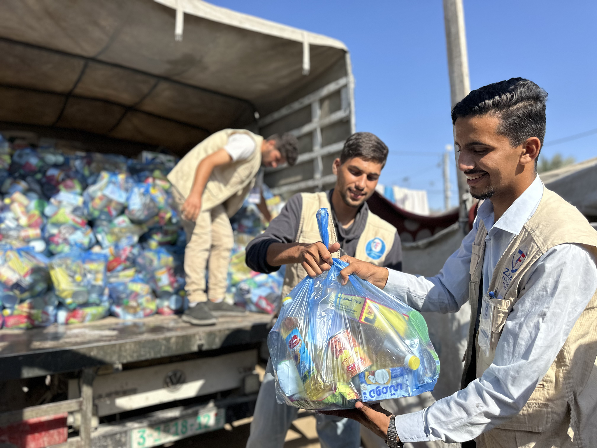 Our teams in Gaza prepare to distribute food packages to displaced families