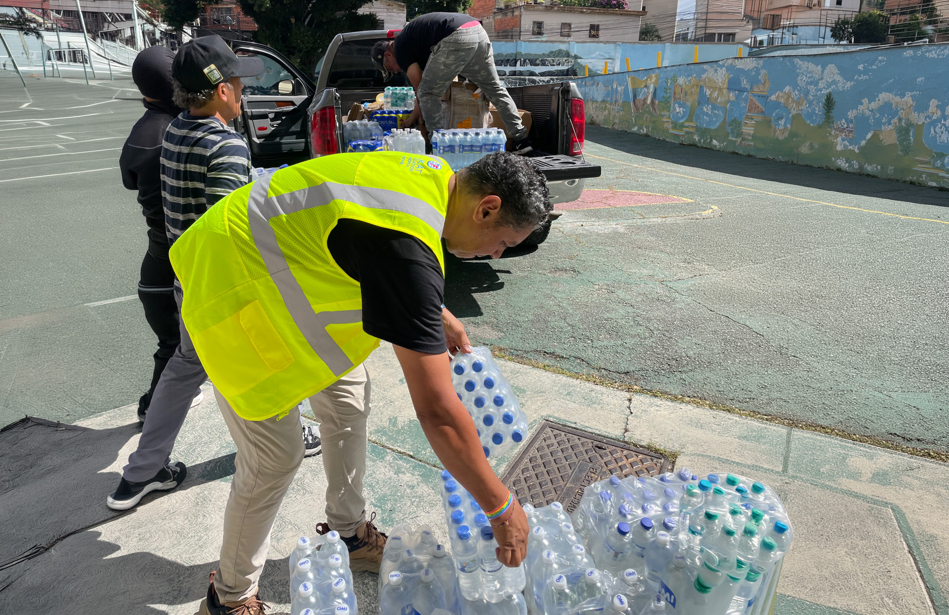 Our teams in Venezuela prepare for food distributions for earthquake surviving families