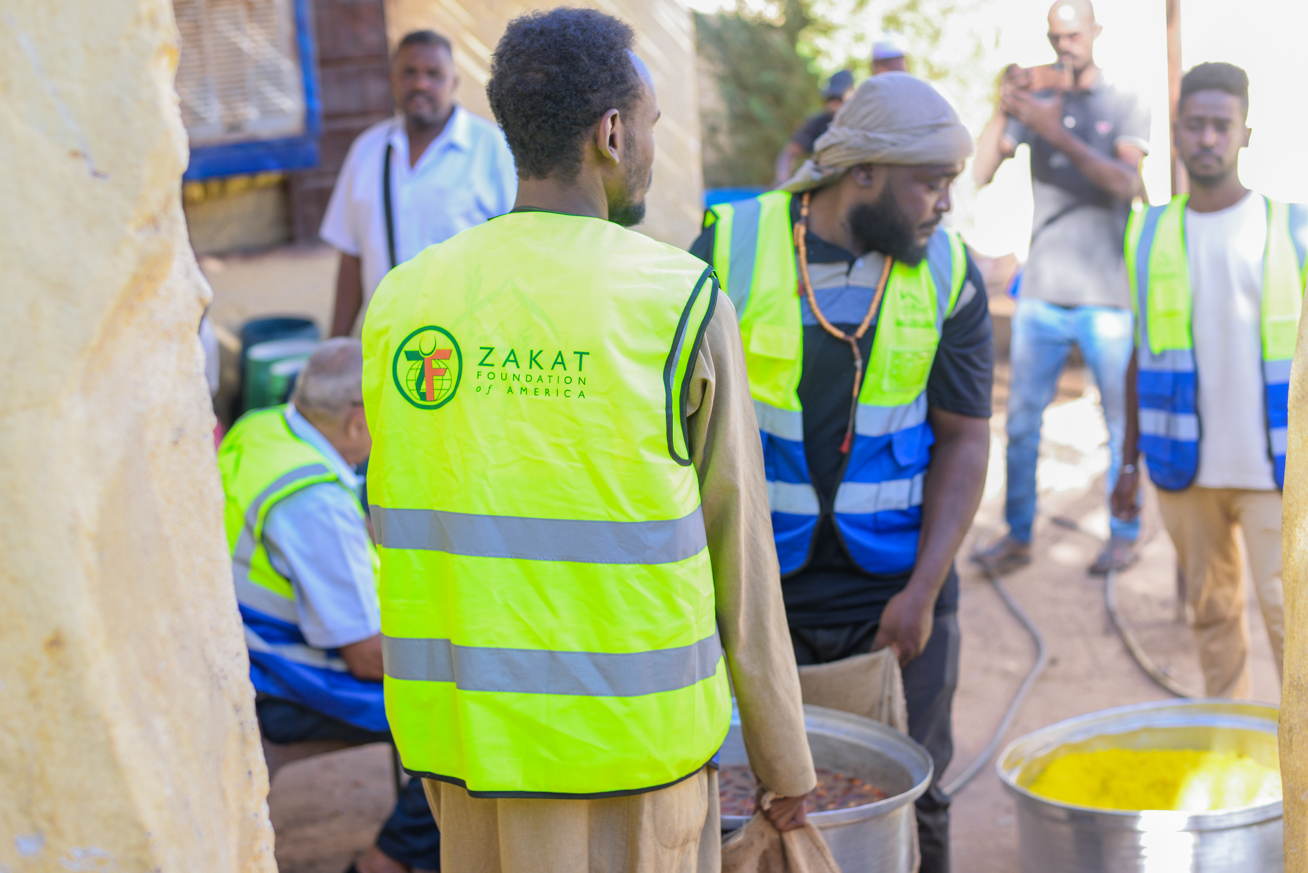 Our teams prepare hot iftar meals in Sudan for families in Ramadan